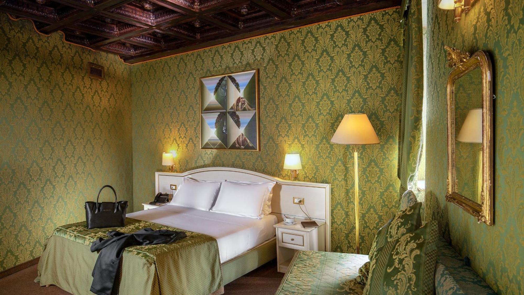 Residenza Canova Tadolini - Guesthouse — Photos 2